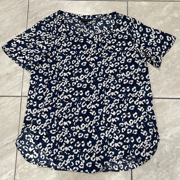 Bundle of tops for ladies 👚 Banana Republic, Ann Taylor and Old Navy. - Picture 6 of 10